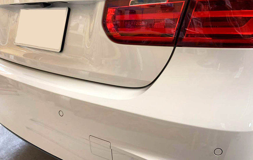 BMW修理後リアバンパー