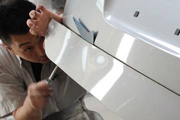 車の板金塗装修理工程をご紹介 横浜で車の傷修理 板金塗装ならニコニコ板金館